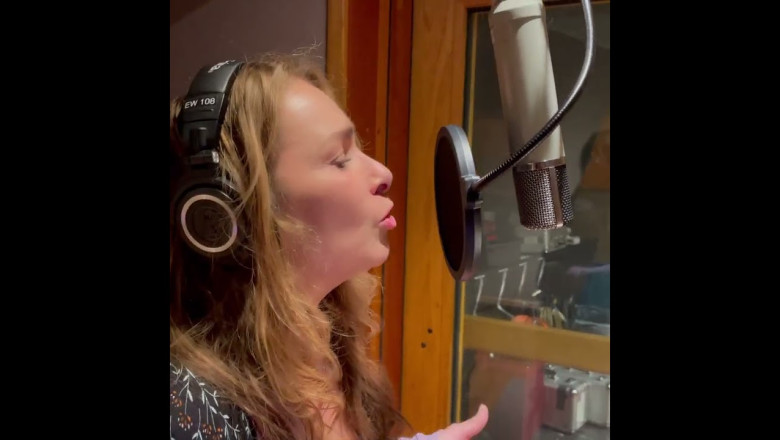 Cecilia Noel - “Lagrimas Sin Fin" From The Lost City