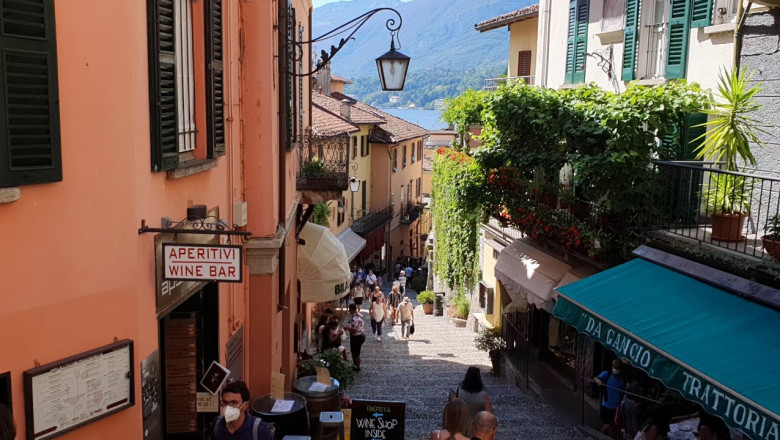Walking in Bellagio, Italy  (4K)