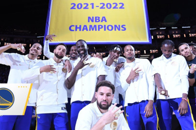 Golden State Warriors Receive 2022 NBA Championship Rings 💍