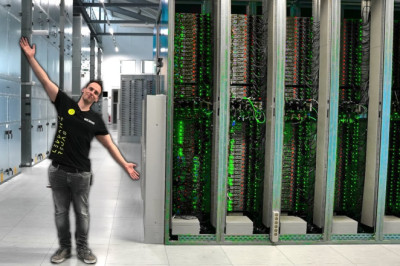 Over 200,000 Servers in One Place! Visiting Hetzner in Falkenstein (Germany)