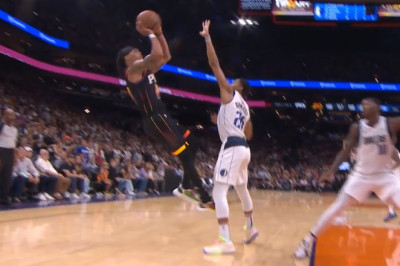 Damion Lee hits insane game winner for Suns vs Mavs