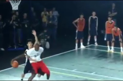 Kobe Bryant shows off his amazing 1-on-1 skills - SICK MOVES (Shanghai 2014)