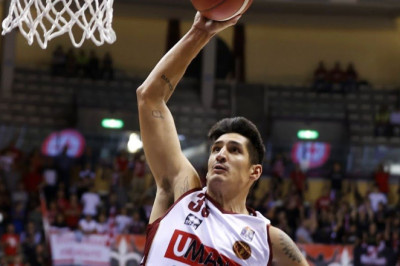 Derek Willis Highlights 16 Pts vs Pallacanestro Trieste