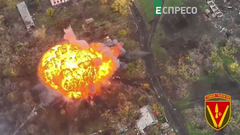 With thunder and flames: Ukrainian defenders launched a Russian tank into space