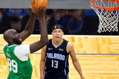 Watch: Former Celtics big man Tacko Fall dunks on opponents in China