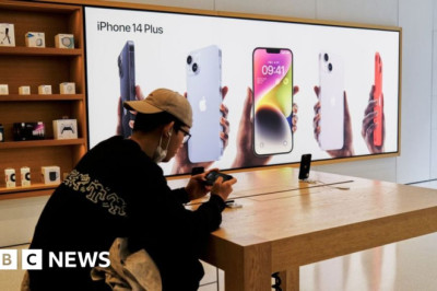 Apple: iPhone shipments delayed over China Covid lockdown