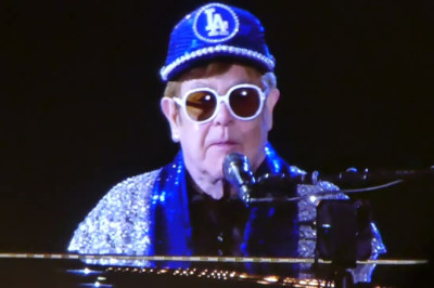 ELTON JOHN  :  