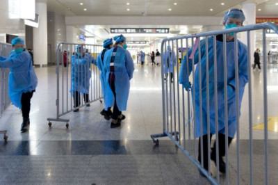 As China moves away from zero-Covid, health experts warn of dark days ahead | CNN