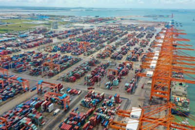 U.S. manufacturing orders from China down 40% in unrelenting demand collapse