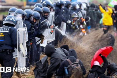 Lützerath: German police oust climate activists after clashes near coal mine