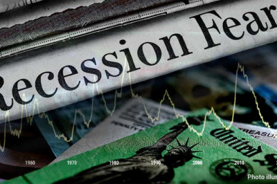 Global recession likely, say 63% of chief economists in WEF survey