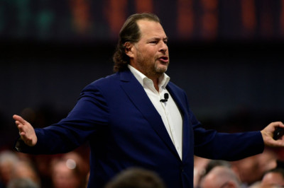 Activist investor Elliott sets its sights on Salesforce