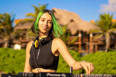 Miss Monique - YearMix 2022 @ Tulum  [Melodic Techno / Progressive House DJ Mix]