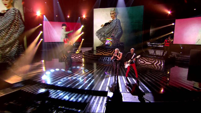 No Doubt - Looking Hot [Live on The X Factor UK 04 November 2012]