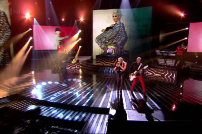 No Doubt - Looking Hot [Live on The X Factor UK 04 November 2012]