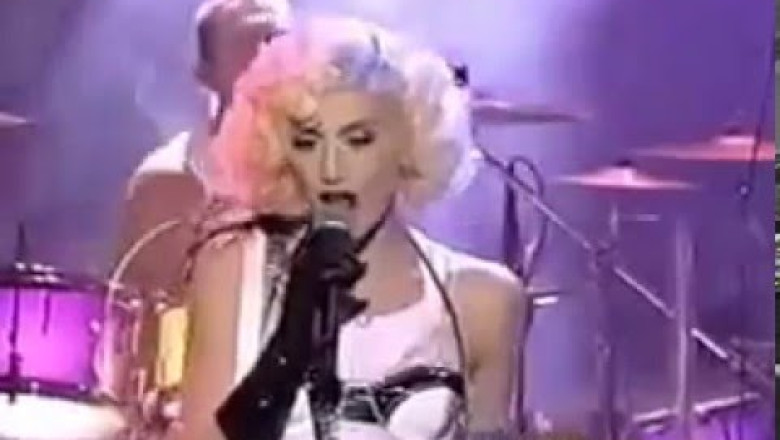 Gwen Stefani ( No Doubt ) -  Its My Life - live