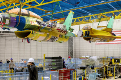 Inside Billion $ Super Advanced US F-16 and F-35 Manufacturing Assembly Line