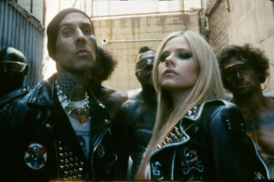 Avril Lavigne - Bite Me