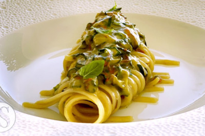 Zucchini Spaghetti in a 2 Michelin star Restaurant in Nerano (Naples) with the Mellino Family
