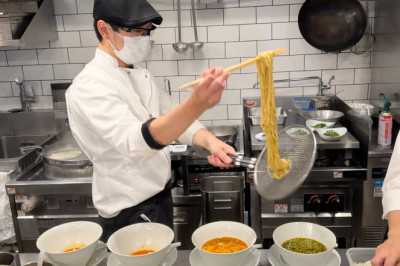 Michelin-Starred Ramen in Tokyo for $8 - no reservations