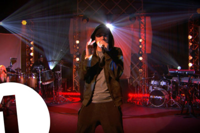 Eminem - Love The Way You Lie ft Skylar Grey on Radio 1