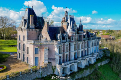 Tour of an Unknown French Chateau with its Owners.