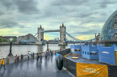 London Walk 🇬🇧 Waterloo Station to London Bridge Station · 4K HDR