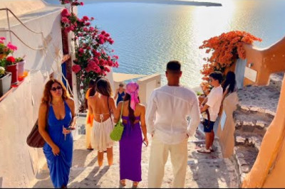 Santorini, Greece 🇬🇷 - Summer 4K HDR Walking Tour
