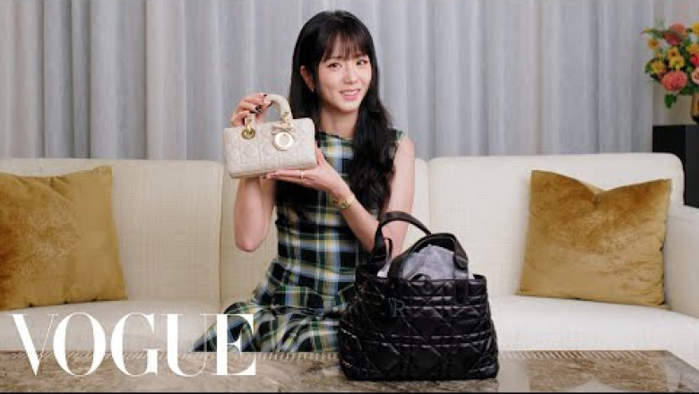 Inside Jisoo’s Dior Bag | In The Bag | Vogue